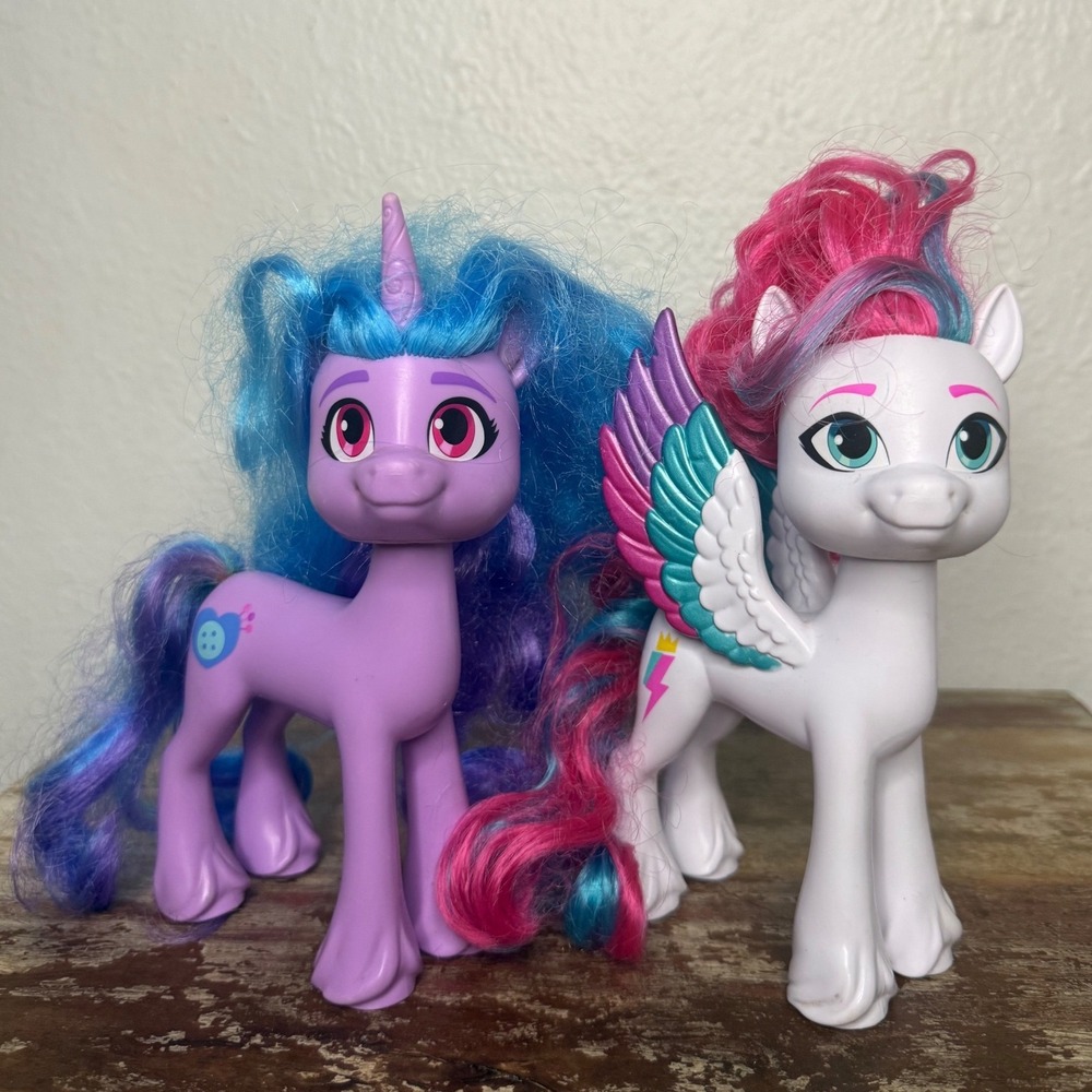 Hasbro My Little Pony G5 Figures Izzy Moonbow Zipper Storm Brushable MLP Toys